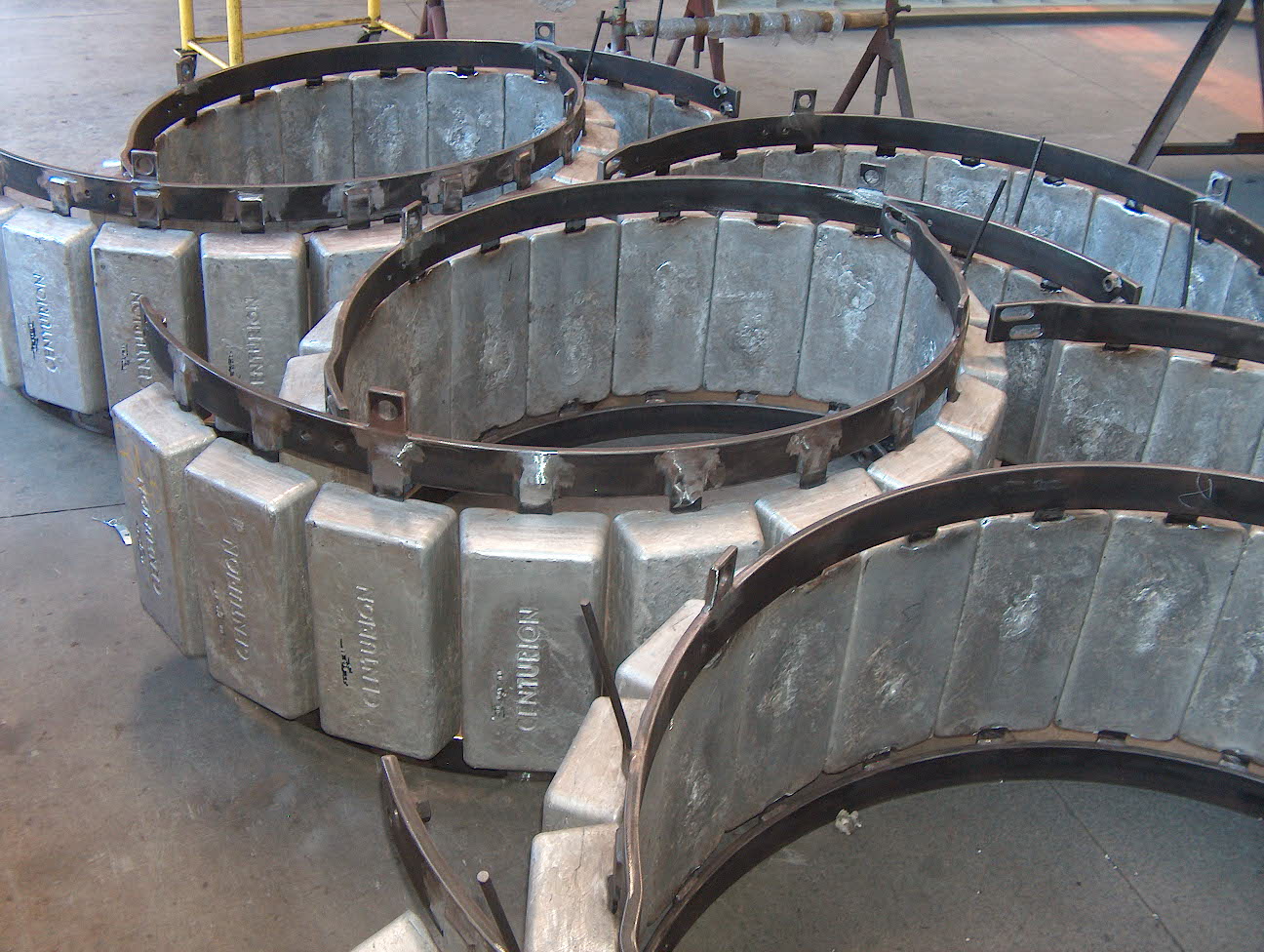 Sacrificial bracelet anode assembly for WBHO Coastal